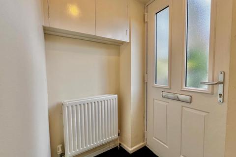 2 bedroom flat to rent, North Road, Horsforth, Leeds, West Yorkshire, LS18