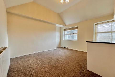 2 bedroom flat to rent, North Road, Horsforth, Leeds, West Yorkshire, UK, LS18