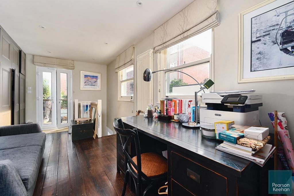 32 Eaton Place, BN2 1 EG (10).jpg