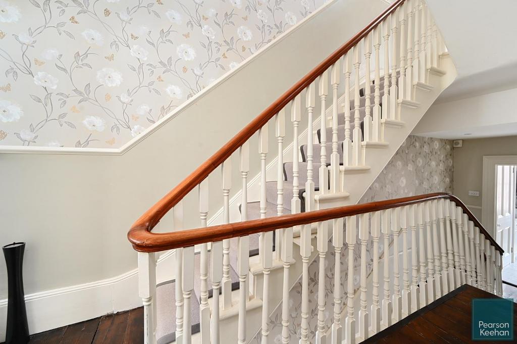 32 Eaton Place, BN2 1 EG (14).jpg