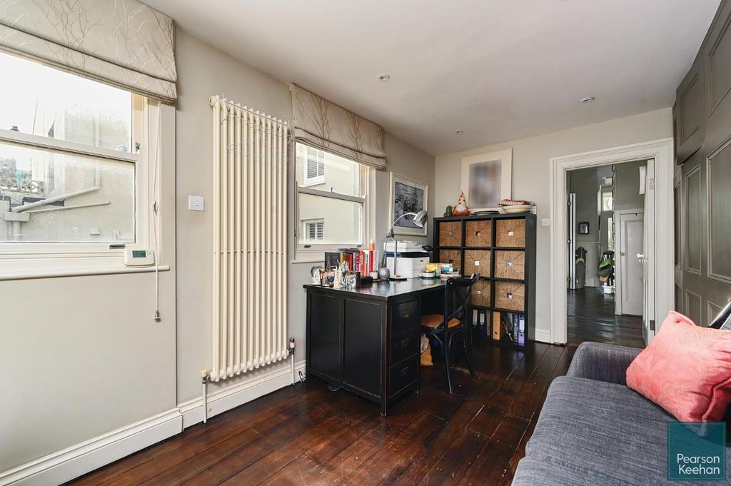 32 Eaton Place, BN2 1 EG (19).jpg