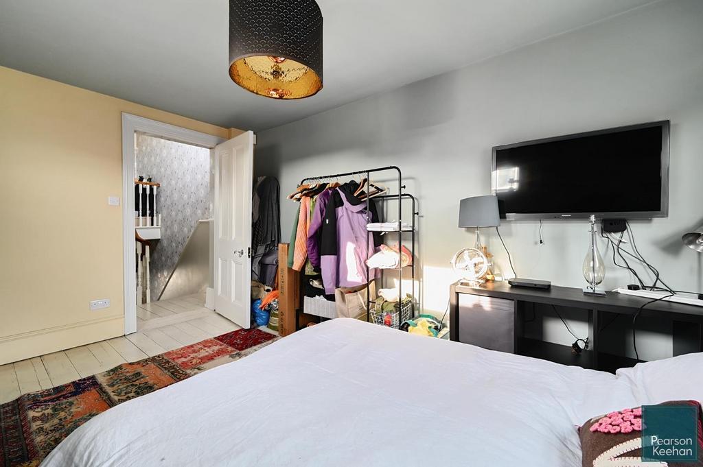 32 Eaton Place, BN2 1 EG (20).jpg