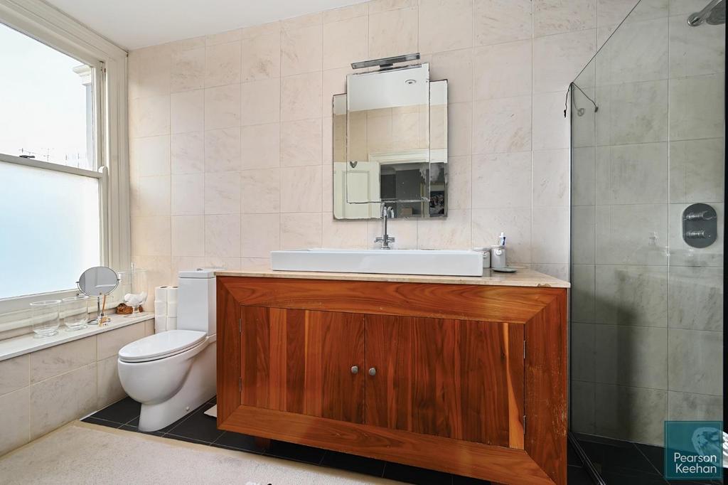 32 Eaton Place, BN2 1 EG (21).jpg