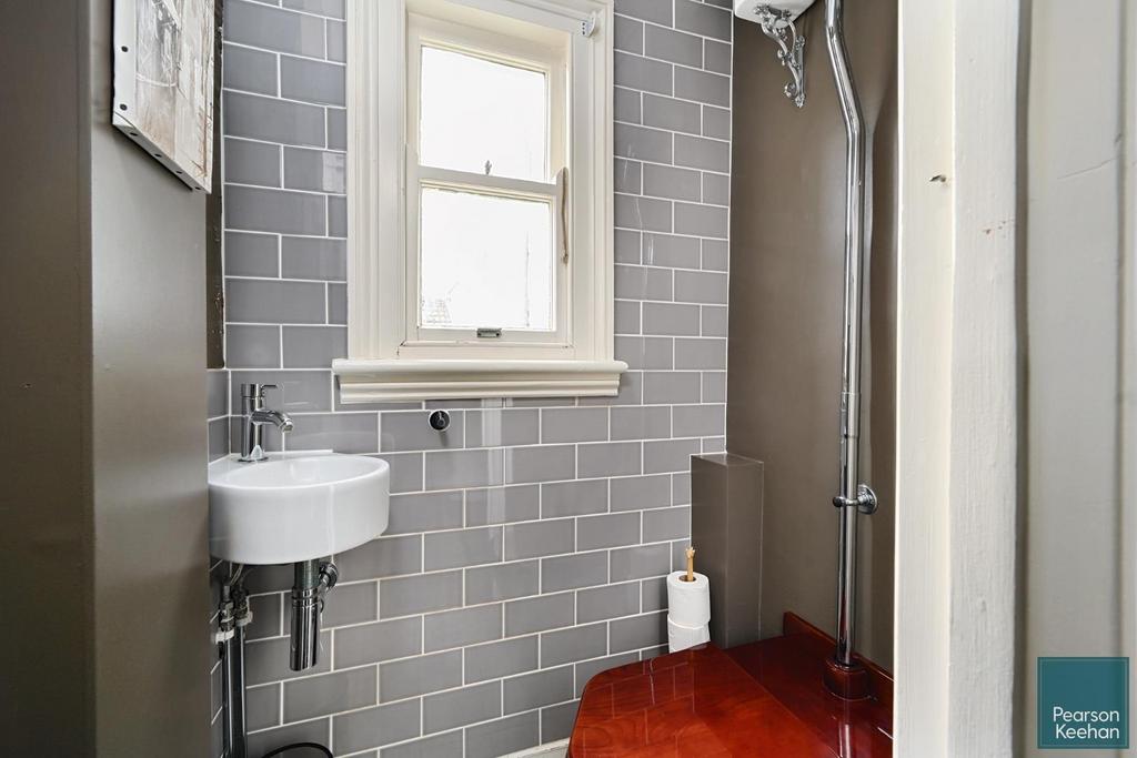 32 Eaton Place, BN2 1 EG (25).jpg