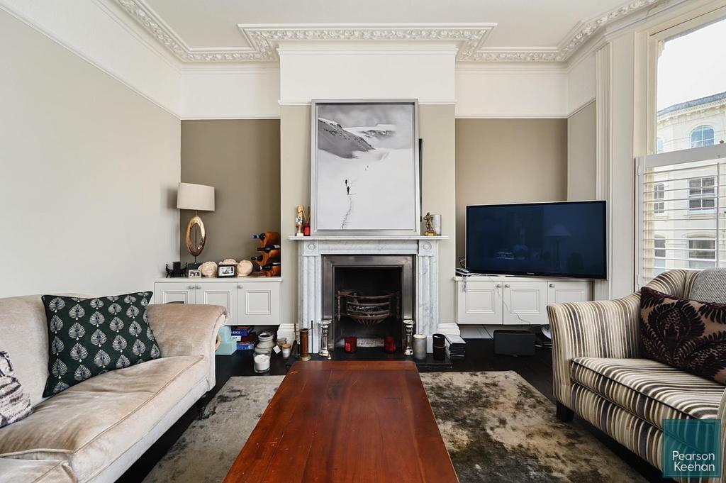 32 Eaton Place, BN2 1 EG (27).jpg