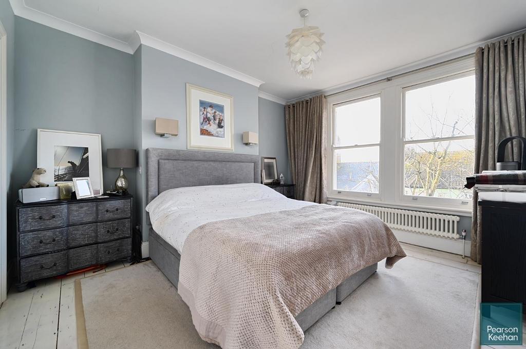 32 Eaton Place, BN2 1 EG (16).jpg