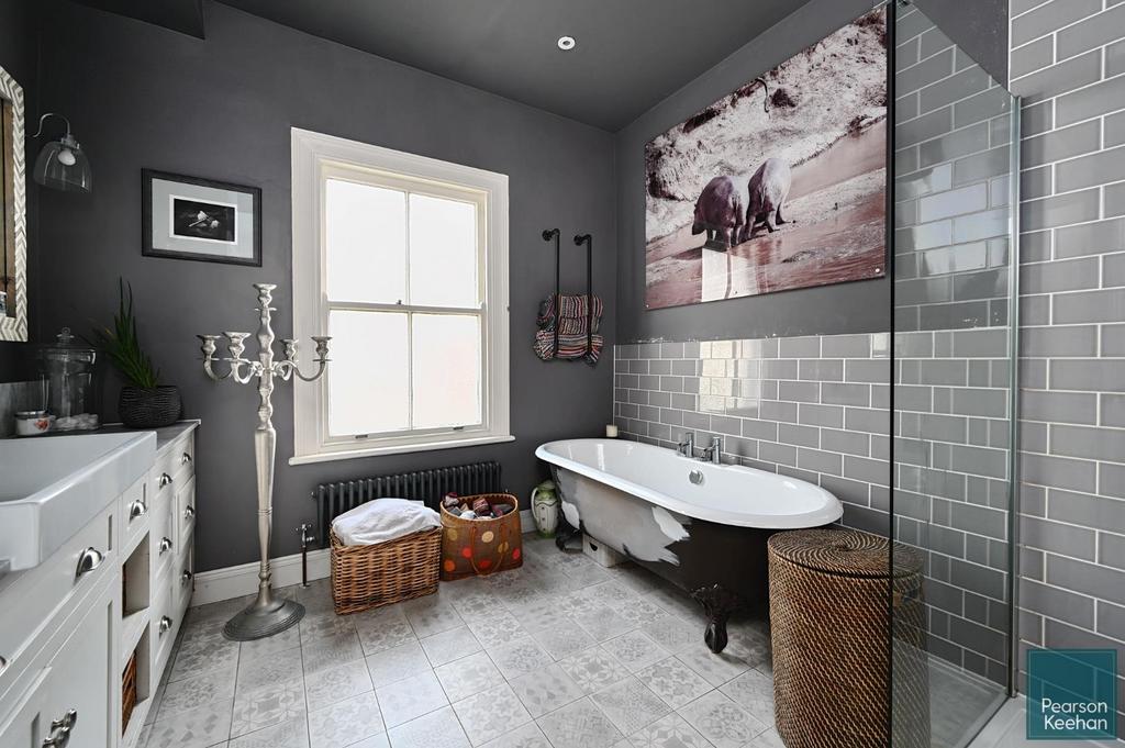 32 Eaton Place, BN2 1 EG (11).jpg