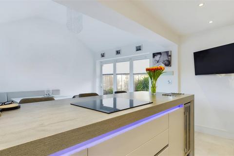 9a Vincent Close, Cheshunt, Waltham Cross, EN8 0RR