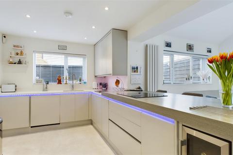 9a Vincent Close, Cheshunt, Waltham Cross, EN8 0RR