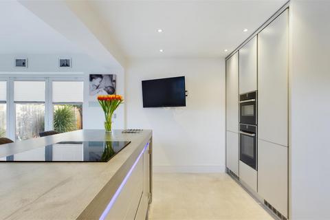 9a Vincent Close, Cheshunt, Waltham Cross, EN8 0RR