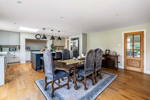 2 Gateways, Guildford, GU1 2LF