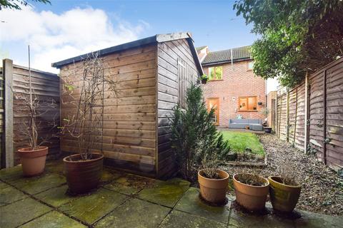 66 Fallowfield, Yateley, GU46 6LW