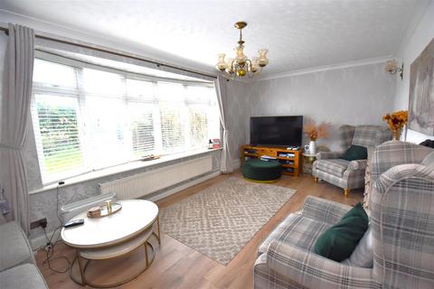 5 bedroom chalet for sale, Holt Farm Way, Rochford