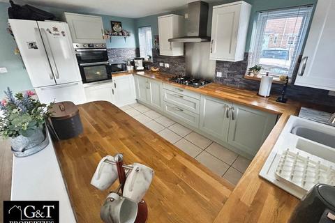 4 bedroom detached house for sale, Tinsley Avenue, Cradley Heath