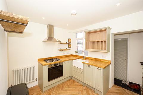 2 bedroom end of terrace house for sale, Old London Road, Hastings