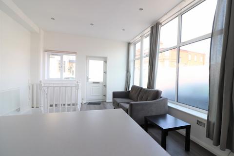 2 bedroom apartment for sale, Portland Road, London, SE25