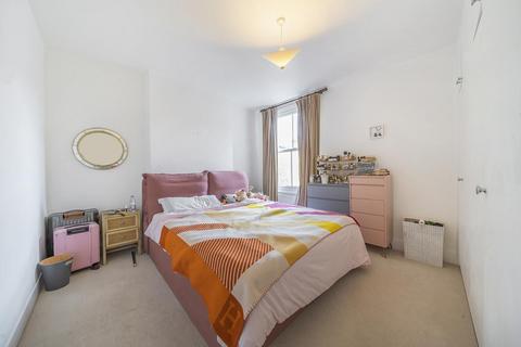 3 bedroom flat for sale, Wymond Street, Putney