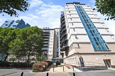 1 bedroom house to rent, High Street, London