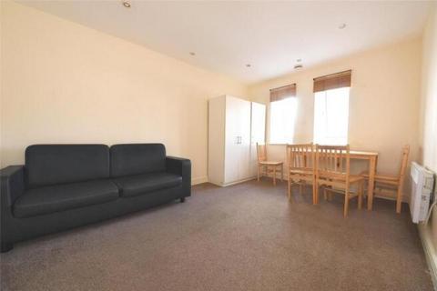 1 bedroom house to rent, High Street, London