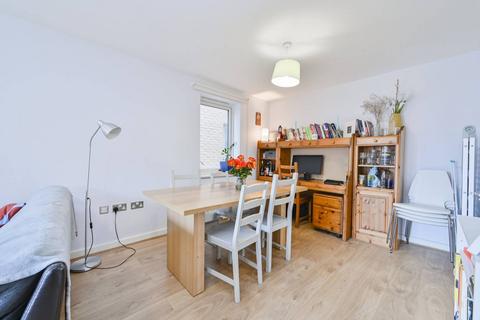 3 bedroom flat for sale, Seven Sisters, Finsbury Park, London, N4