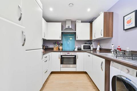 3 bedroom flat for sale, Seven Sisters, Finsbury Park, London, N4