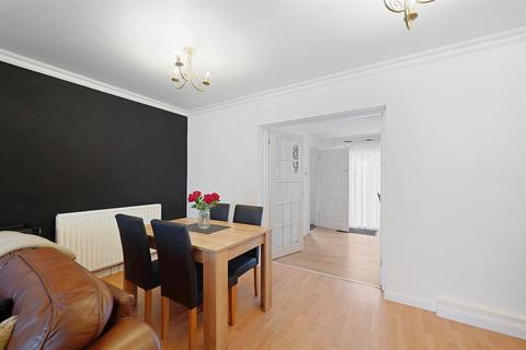 4 bedroom end of terrace house for sale, Greenfield Road, Dagenham, Essex