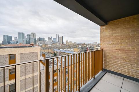 1 bedroom flat for sale, East Quarter, London E14