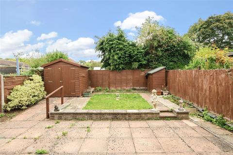 3 bedroom semi-detached house to rent, Meadow Close, Oxford OX2