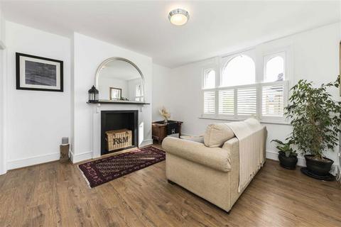 1 bedroom flat for sale, Stanley Road, Teddington TW11