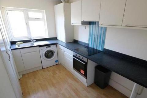 2 bedroom maisonette to rent, Links Drive,  Tilehurst,  RG30