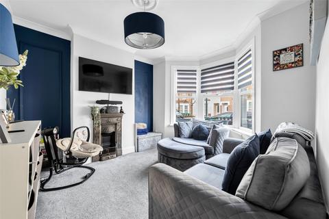 9 Crusoe Road, Erith, DA8 1PJ