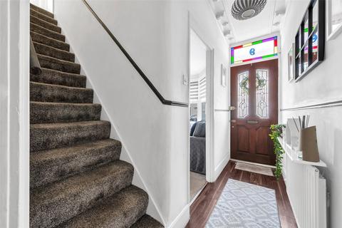 9 Crusoe Road, Erith, DA8 1PJ