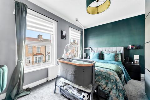 9 Crusoe Road, Erith, DA8 1PJ