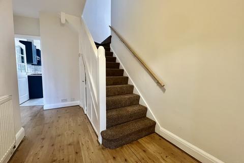 4 bedroom semi-detached house to rent, Beaulieu Drive, Pinner HA5