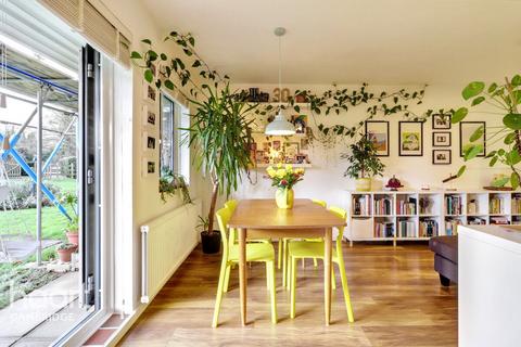 29 Queensway, Cambridge, CB2 8AY