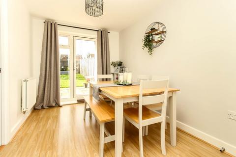 15 Goodwin Close, Wellingborough, NN8 4BS
