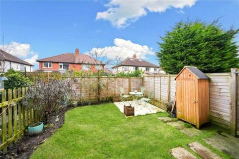 2 bedroom end of terrace house for sale, Hookstone Avenue, Harrogate