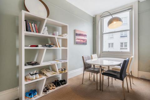 1 bedroom flat for sale, Hereford Road, Bayswater, London, W2
