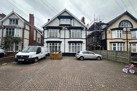 2 bedroom apartment to rent, Penkett Road, Wallasey