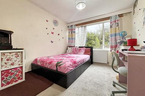 35 Deepfield Way, Coulsdon, CR5 2SZ