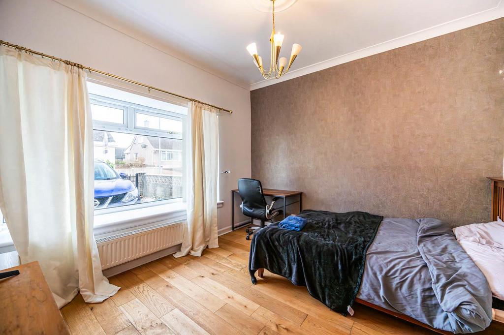 Bedroom 4.jpg