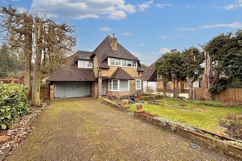 4 bedroom detached house for sale, Woodplace Lane, Coulsdon CR5