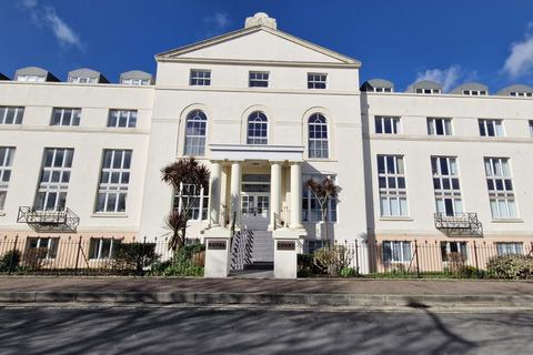 1 bedroom retirement property for sale, Royal Court, Den Crescent, Teignmouth, TQ14 8BR