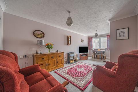 1 bedroom retirement property for sale, Royal Court, Den Crescent, Teignmouth, TQ14 8BR