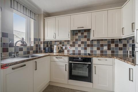 1 bedroom retirement property for sale, Royal Court, Den Crescent, Teignmouth, TQ14 8BR