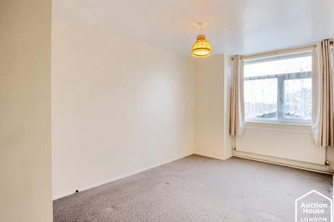 2 bedroom flat for sale, Flat 41 Mayflower House, The Drive, Great Warley, Brentwood, Essex, CM13 3BG