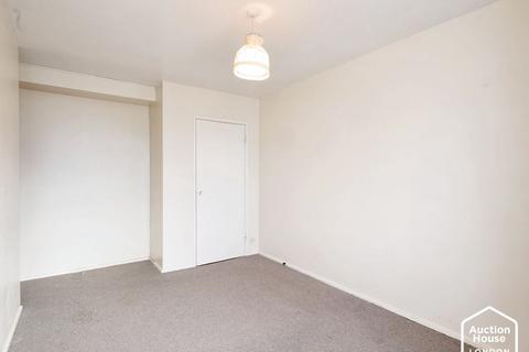 2 bedroom flat for sale, Flat 41 Mayflower House, The Drive, Great Warley, Brentwood, Essex, CM13 3BG