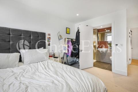 3 bedroom flat for sale, Kingsland High Street, Dalston, London, E8