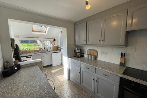 3 bedroom semi-detached house for sale, Dellfield, Petersfield GU32