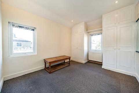 2 bedroom flat for sale, Gabriel Street, London SE23